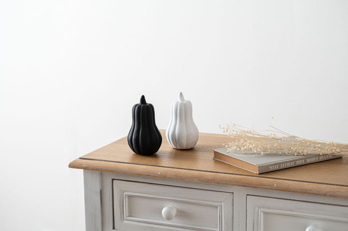 フルーツオブジェ 置物 ブラック ホワイト W8×D8×H12  azu-cly-43の画像