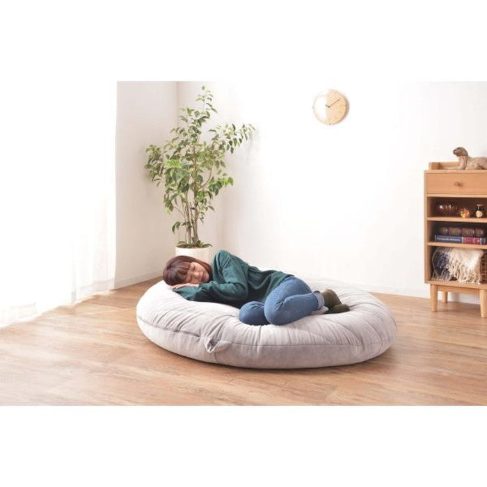 ビーズクッション グレー オレンジ W135×D120×H22 ビースクッション クッション ビーズ マイクロビーズ 取っ手付き 座椅子 ソファ 簡易ベッド フィット感 座る 寝る かわいい 1人暮らし リビング 大きい カラフル オレンジ グレー azu-lss-802の画像