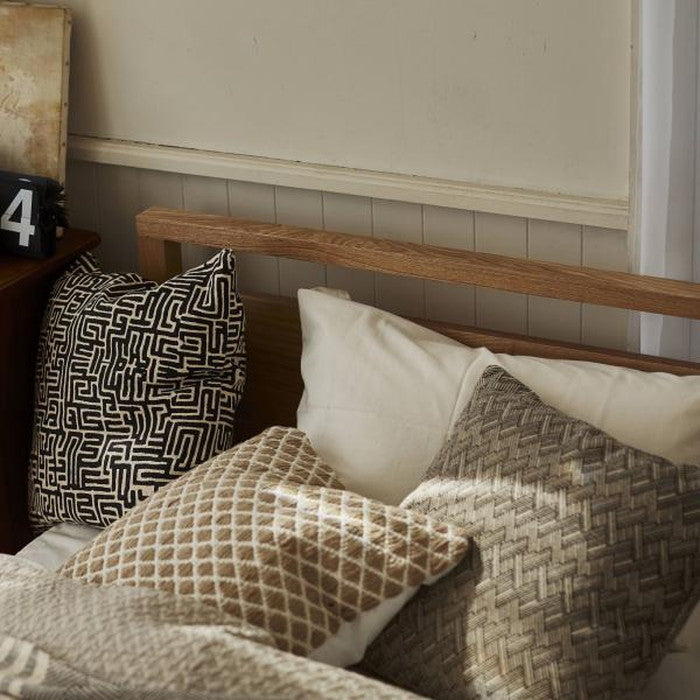 クッション ベージュ グレー アイボリー フレー レッド 約W45×D45×H16  azu-ttc-337の画像