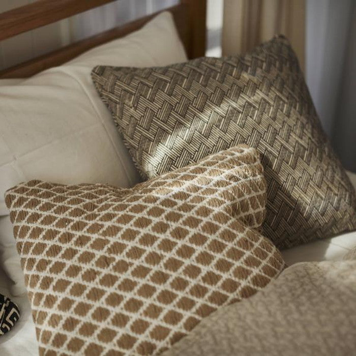 クッション ベージュ グレー アイボリー フレー レッド 約W45×D45×H16  azu-ttc-337の画像