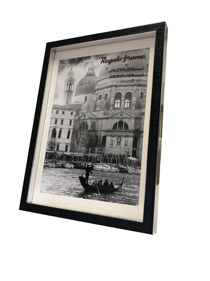 額縁 レガーロフレーム Regalo frame Silver A4 B5サイズマット付 233x320x25mm シルバー A4 B5サイズマット付 233x320x25mm FRG-61644  bic-6943388s1の画像