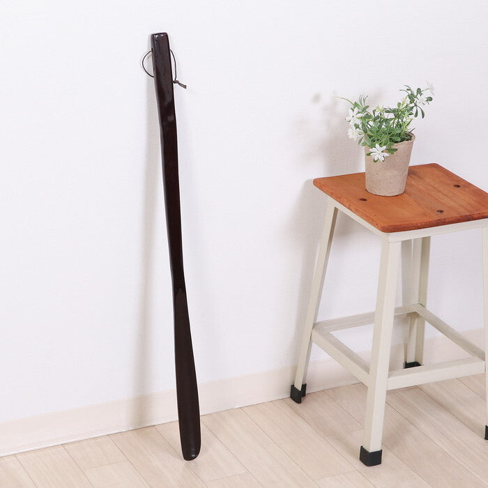 靴べら ヘレナ 樟木 70cm DBR ダークブラウン 完成品 W40×D700×H20mm 0.1kg fj-17565の画像
