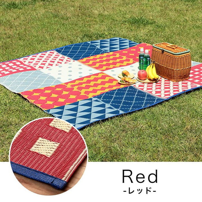 パッチワーク調 洗える ラグ アウトドア 収納袋付き 国産 日本製 丈夫 約174×174cm 江戸間2畳 グリーン レッド ihk-1090260123604の画像