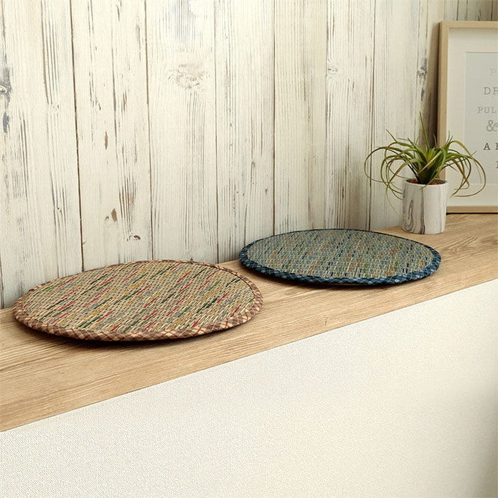 クッション チェアパッド い草 チェック柄 調湿 空気清浄 お手入れ簡単 約35丸cm ベージュ ブルー ihk-1142260022402の画像