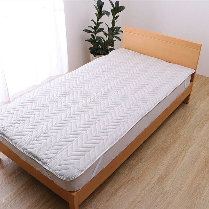 寝具 オールシーズン 快適睡眠 ベッドパッド 洗える アレルプルーフ 抗菌 消臭 アレル物質吸着 洗濯機OK 四隅ゴムバンド付き ズレにくい セミダブル 120×200cm ihk-1192030370201の画像