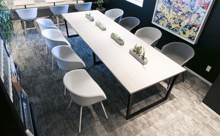 モーブ ダイニング チェア スチールレッグ ハーフカバー MAUVE Dining Chair SteelLeg HalfCover シェル 白 黒 内側 ファブリック 3年保証付 デザイナーズ ジェネリック家具 リプロダクト inv-665h-qeの画像