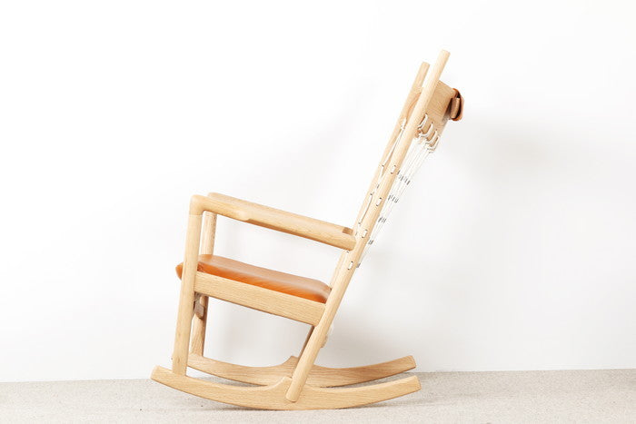 No.124 ロッキングチェア 本革 レザー レッドオーク ブラウン ブラック ブラック ホワイト ブラウン ダークブラウン クリームホワイト レッド W75xD92xH103 sh43 e-comfort デザイナーズ ジェネリック家具 リプロダクト  kwg-ch2124-leの画像