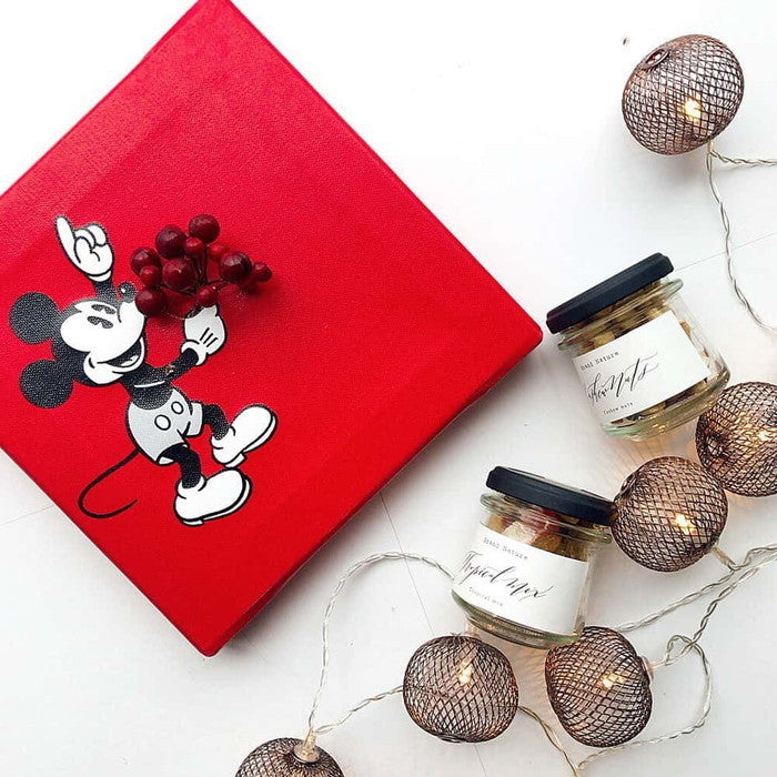 ミッキーマウス IKEBANA 生きてるインテリア IKE-DSNY-1807-04 20×20×2.7cm ディズニー アートパネル ファブリックパネル アートボード 壁掛け 日本製 ラッピング付き 店舗 カフェ ラウンジ ロビー ホテル 法人 lib-IKE-DSNY-1807-04の画像